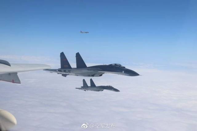 中国空军首次发布 绕岛巡航 消息 巡航什么岛 网友脑洞大开 