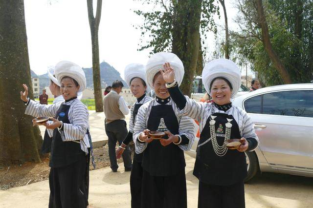 云南长底坡脚村:传承弘扬布依文化有“绝招”