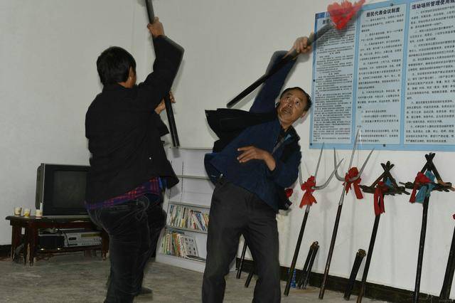 云南长底坡脚村:传承弘扬布依文化有“绝招”