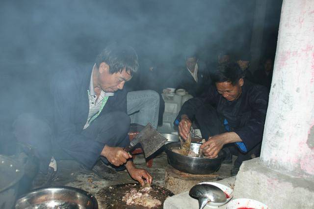 云南长底坡脚村:传承弘扬布依文化有“绝招”