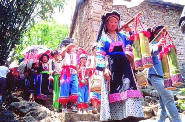 云南长底坡脚村:传承弘扬布依文化有“绝招”