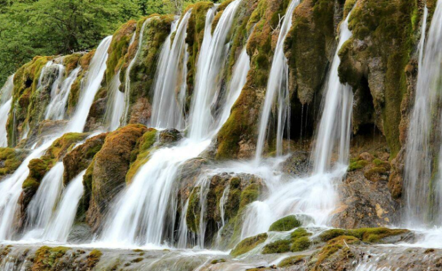 抽刀断水水更流,举杯消愁愁更愁,读懂李白此