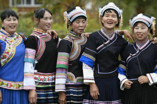 云南长底坡脚村:传承弘扬布依文化有“绝招”