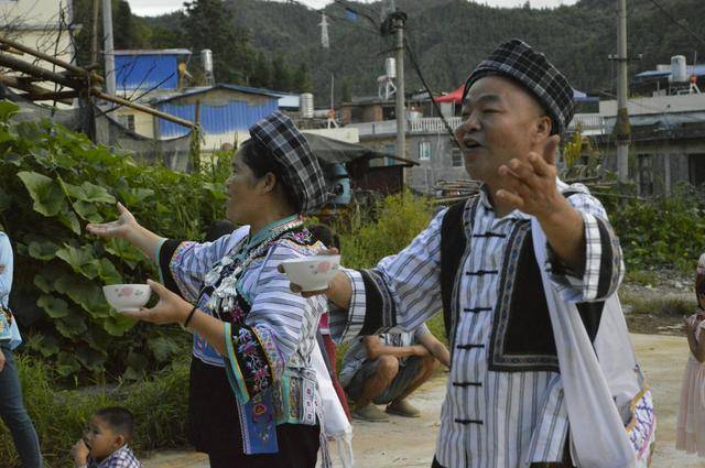 云南长底坡脚村:传承弘扬布依文化有“绝招”