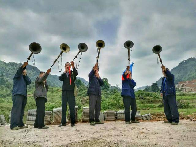 云南长底坡脚村：传承弘扬布依文化有“绝招”