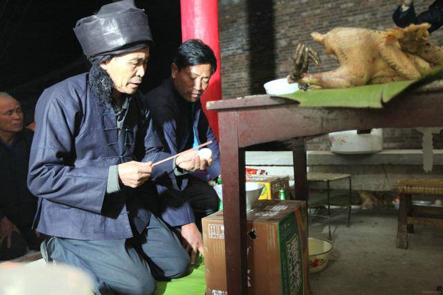 云南长底坡脚村：传承弘扬布依文化有“绝招”