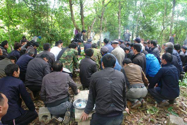 云南长底坡脚村：传承弘扬布依文化有“绝招”