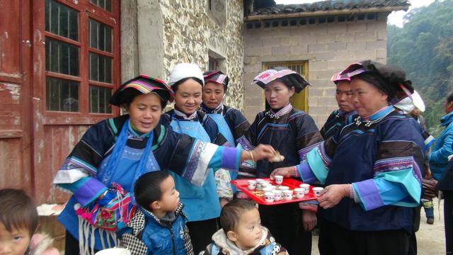 云南长底坡脚村:传承弘扬布依文化有“绝招”