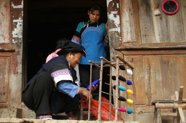 云南长底坡脚村：传承弘扬布依文化有“绝招”