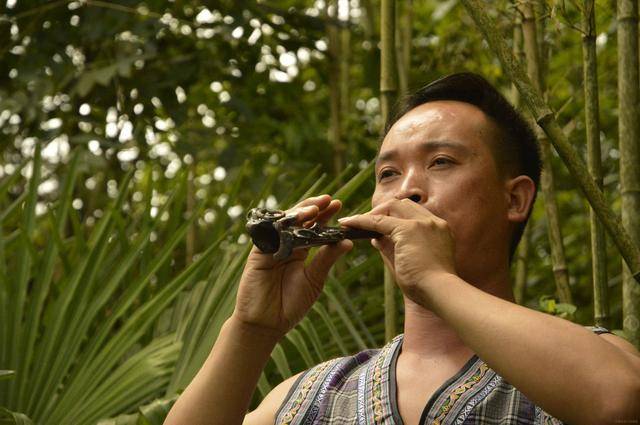 云南长底坡脚村:传承弘扬布依文化有“绝招”