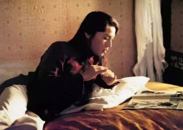 1993年, 尊龙在影片《蝴蝶君》中饰演了一个男儿身女儿心的戏剧名伶