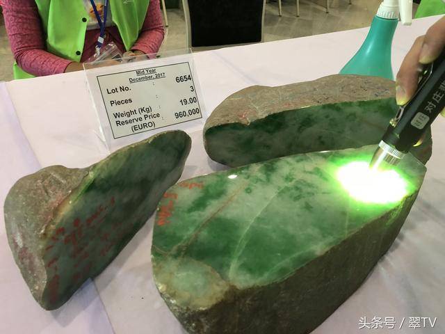2017缅甸翡翠公盘来临!第一波高货分享,我打赌标王绝对在这里!