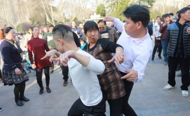 2017年度十大流行语公布！河南人常说的一个字上榜！同时发布十大