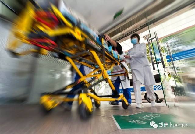 医院抢救危重病患亲属不签字 最高法明确责任界定医院无需担责