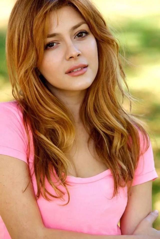 埃莲娜·萨汀(elena satine),1987年11月24日生于格鲁吉亚,第比利斯.