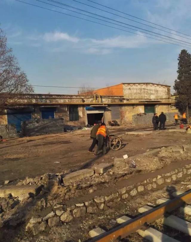 12月8日,小编探访古冶火车站建设工地,可谓如火如荼,下面奉上现场照片