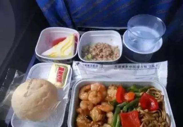 山东航空的飞机餐,就比较能代表地域