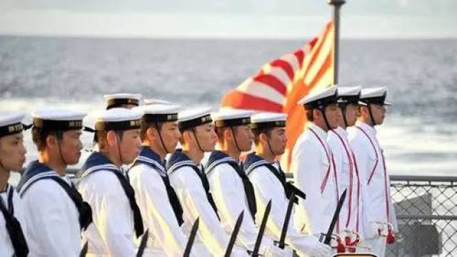 ▼ 日本海军 传说中的日系水手服就是日本的海军装演变而来的,全民