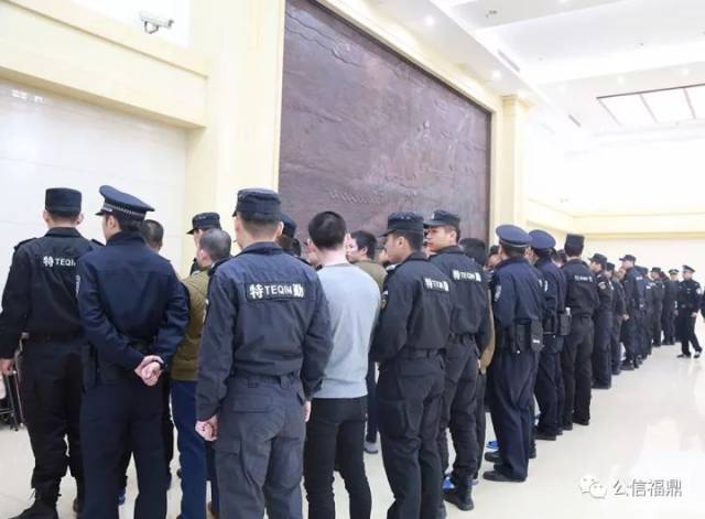 走进福鼎市建国以来涉案人数最多的重大团伙犯罪案审判现场,看庭审