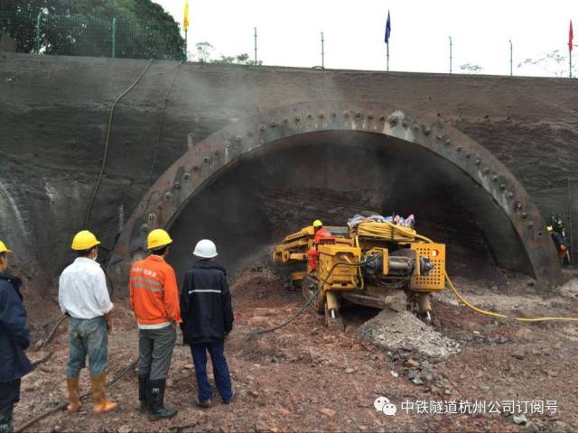 杭绍台高速公路8标项目陈家山特长隧道出口双线掘进顺利突破千米大关