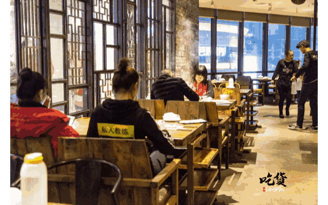 步行街3楼德庄青一色火锅 电话:7010-3613133 地址:万达四楼憨货火锅