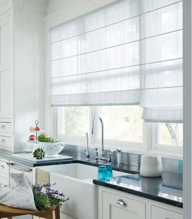 这种款式的窗帘一般适用于书房,厨房和洗涤房的窗户装饰,非常省空间
