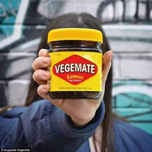 【震惊】澳洲国民神酱—"澳洲臭豆腐"vegemite竟然出雪糕了?你敢吃吗?