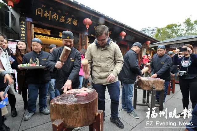 "百年记忆 匠心传承"第二届福州民俗旅游节在三坊七巷精彩上演