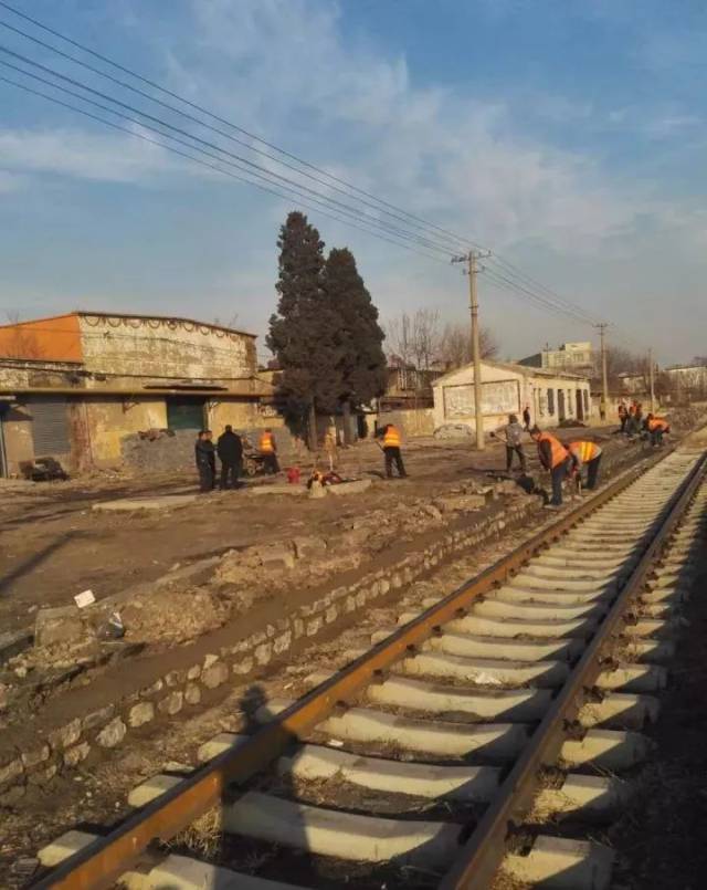 12月8日,小编探访古冶火车站建设工地,可谓如火如荼,下面奉上现场照片