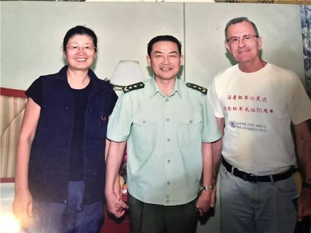 张爱萍之女张小艾与武大伟共同重走了长征路