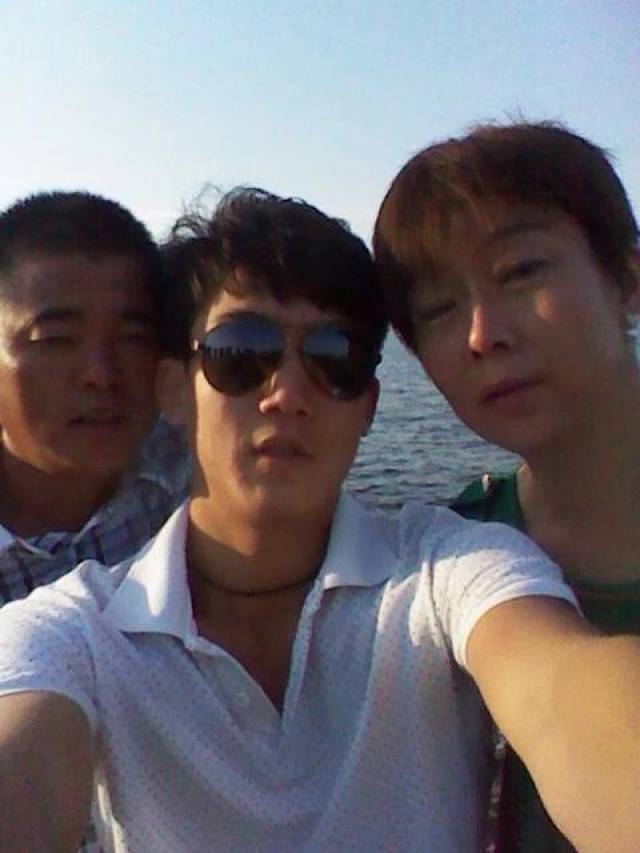 文刂九日那未成年的十八年是个不良少年