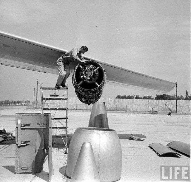 b-47"同温层喷气"(stratojet)是美国也是世界上第一种实用的中程喷气