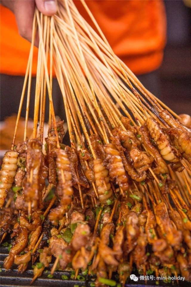 宵夜 | 好刁钻古怪的食材…汉口飘烤我没吃过