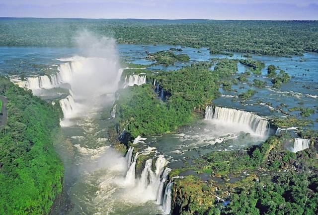 overview: iguazú (argentina) and iguau (brazil) national parks