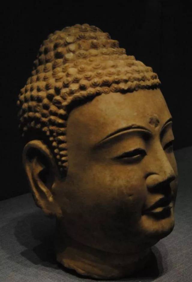 东方的断臂维纳斯--唐朝佛像赏析