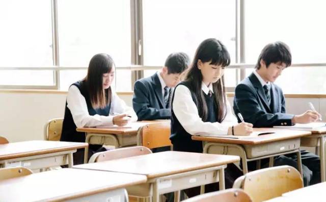 与你分享 | 大学生上课为什么不坐前排?