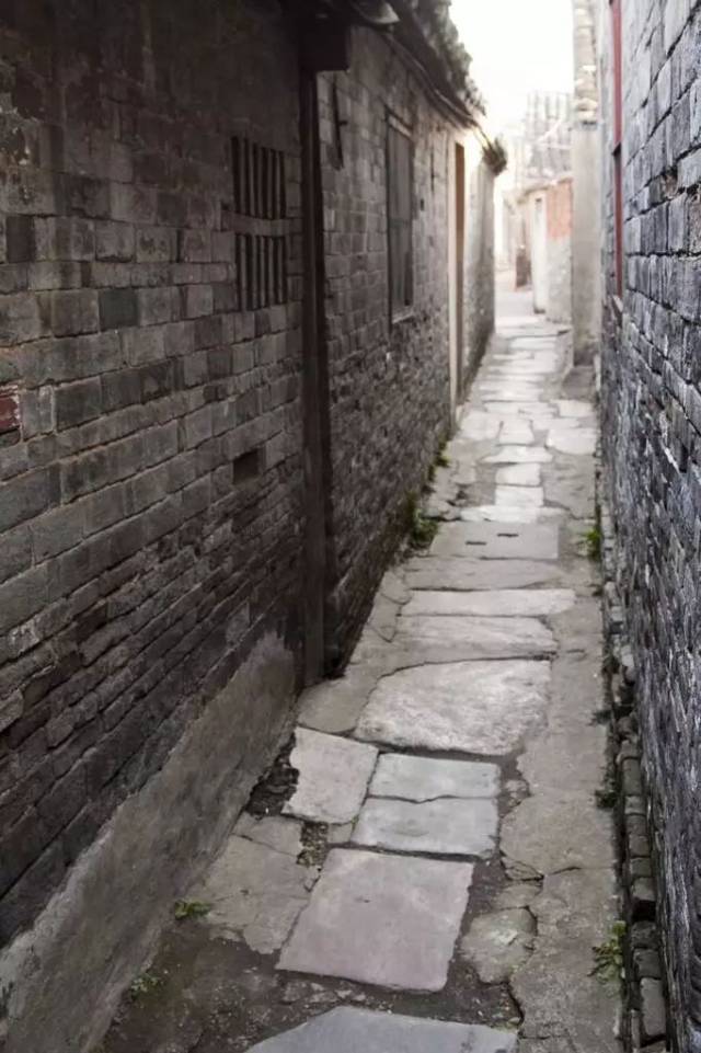 老季市人对古镇是有深厚感情的.