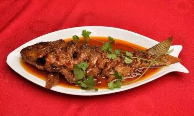 手把手教你红烧鲤鱼的做法,做法简单,超级美味