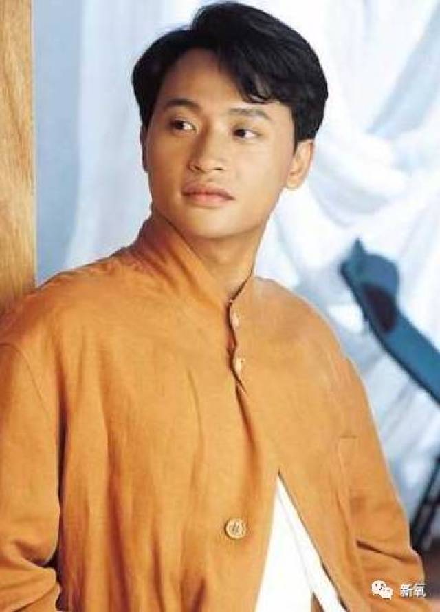 被嘲同性恋老变态,玩捆绑,17岁火遍东南亚的他