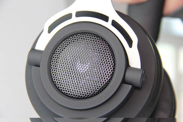 玩吃鸡听不清脚步声?那可能是你没有用雷柏V