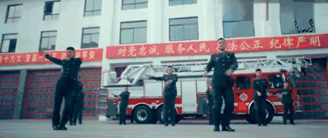 浑身都是戏!苏州消防官兵大跳c哩c哩舞,帅气造型火遍全国!