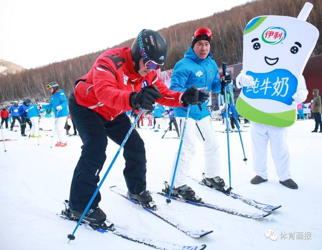 仪式主持人,央视名嘴张斌成为活力冬奥学院第一批学员