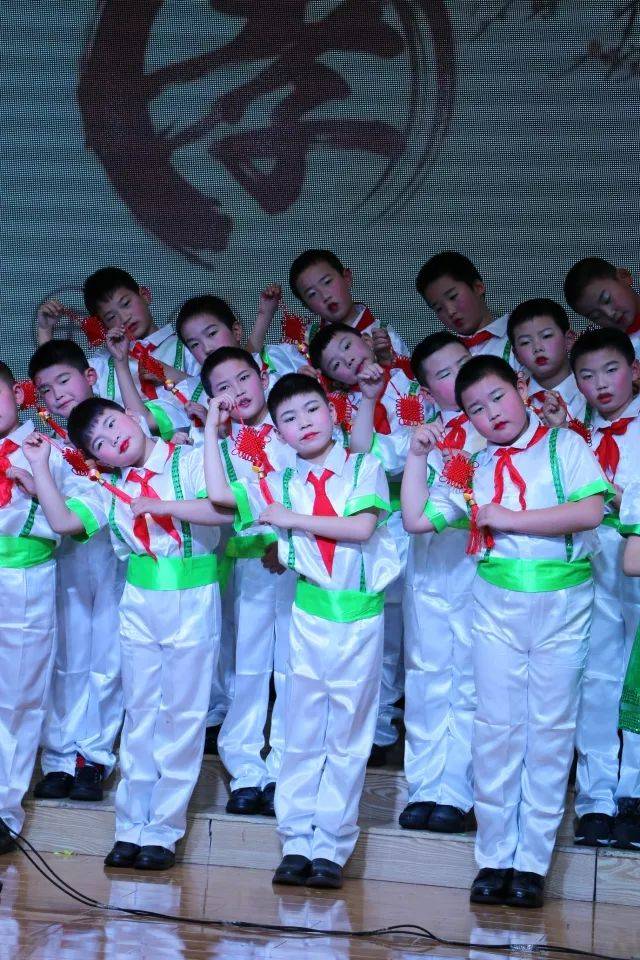 的翅膀——记东城实验学校小学校区三年级"新征程·梦起航"歌咏比赛