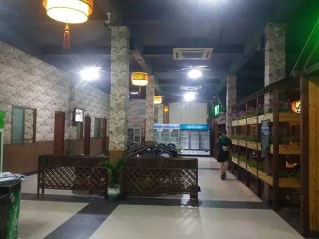 重庆火锅界里的一匹黑马,【厨将军9元店】上百