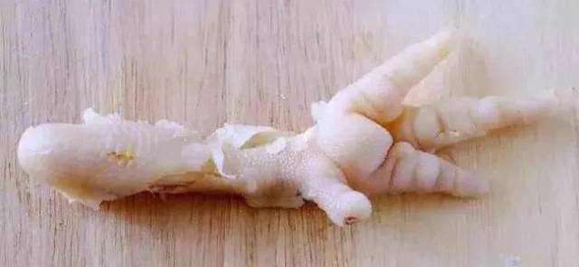 无骨鸡爪到底是怎么去骨的？