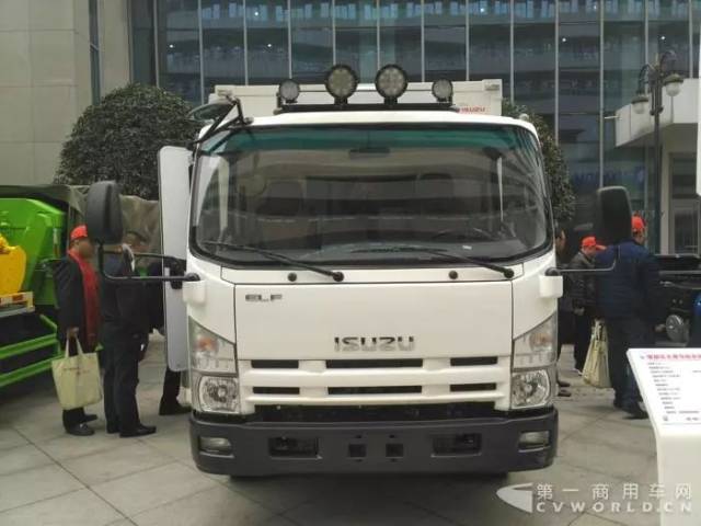 以及庆铃巨咖vc61牵引车,旅居车,环卫车,消防车底盘,kv600 4k scr国五