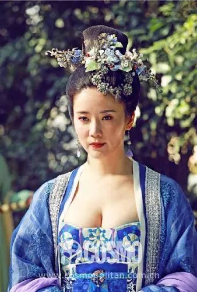 只是后来张彤一直没能大火,反而在各类古装剧里演了许多不咸不淡的