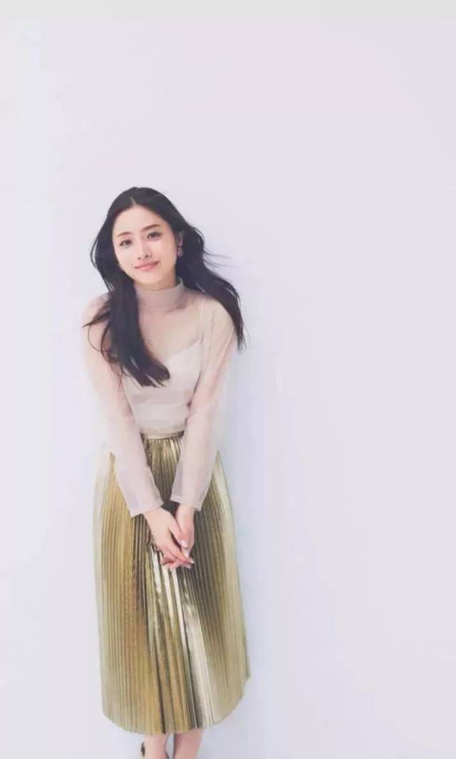 仙女们对号入座 身高:154cm 代表女星:板野友美 ▼ 身高:158cm 代表
