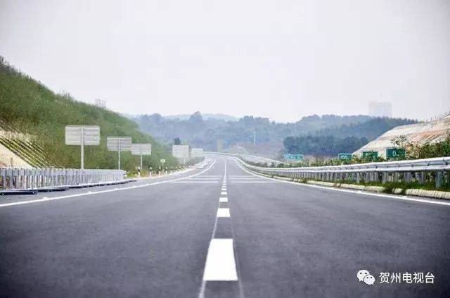 今天,广西这两条高速路通车!去这些景区更快了!