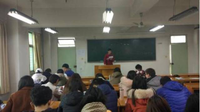 大学生创业计划大赛动员会现场图2 会议主要由信控学院研究生会科技部